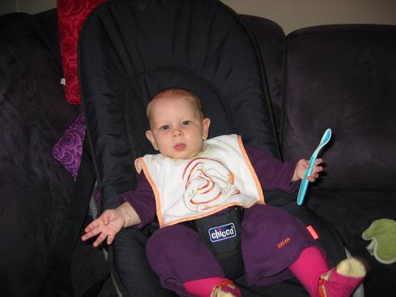 Voldaan na de eerste fruithap!