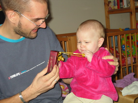 Papa krijgt een k'dootje van Sas voor z'n verjaardag