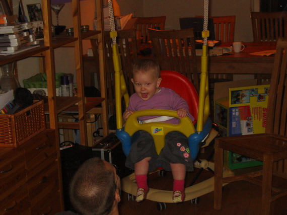 Jippie!! een schommel in huis!