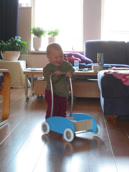 Ik leer zo al goed lopen. Check ook filmpje 16!