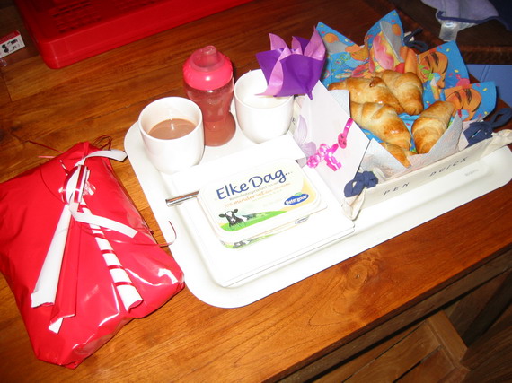 Ik ben jarig!! Mijn ontbijt op bed