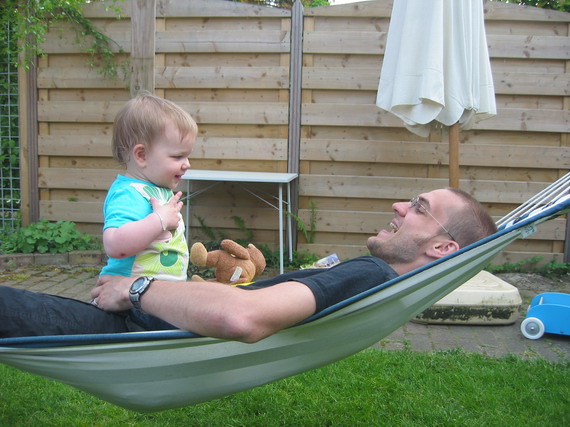 Met papa in de hangmat schommelen, en nu heb je het nog echt door ook