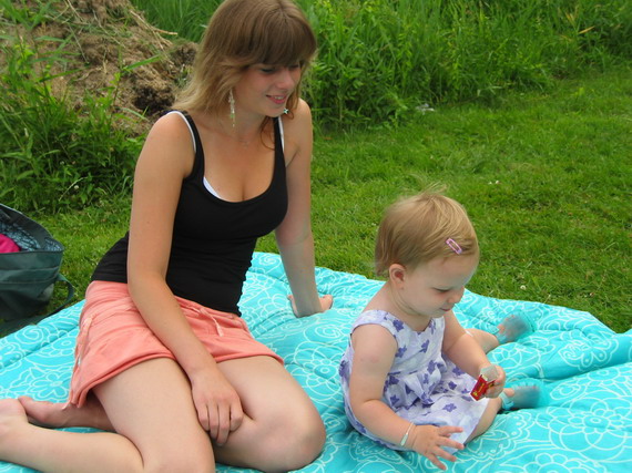 met TantAnna (en mama) naar het strandje