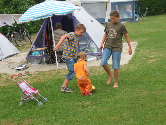 Voetballen met de 'buren'