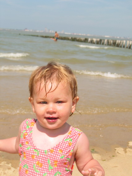 Mooi meisje op het strand