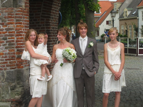 Ik ben bruidsmeisje op de bruiloft van TantAnna en Ome Dennis!
