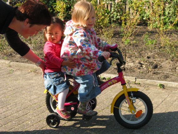 Lian mocht ook even bij mij achter op de fiets