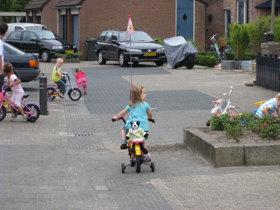 Samen met alle buurkinderen