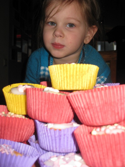 Ik heb een heleboel cakejes gebakken voor Nienke's feestje