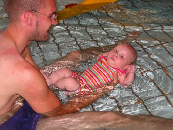 Zelfs met papa vindt ze het leuk